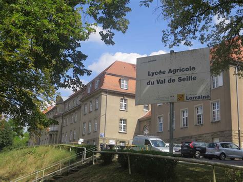 Agricultural College Du Val De Seille